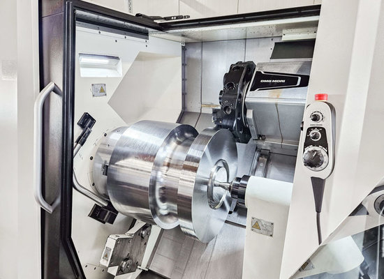 Adapter eingespannt in einer CNC-Maschine bei Unterschütz